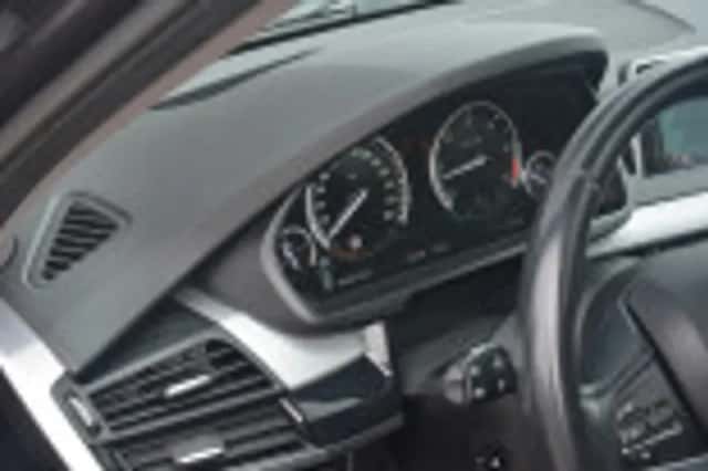 BMW X5 (2015) thumbnail 56