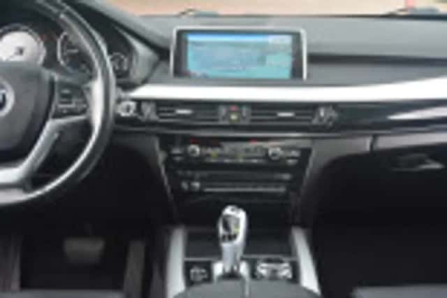 BMW X5 (2015) thumbnail 60