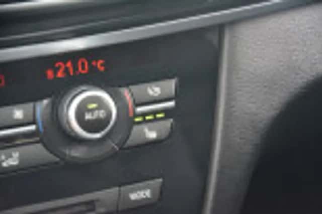 BMW X5 (2015) thumbnail 65