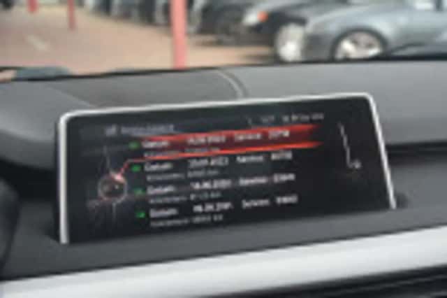 BMW X5 (2015) thumbnail 72