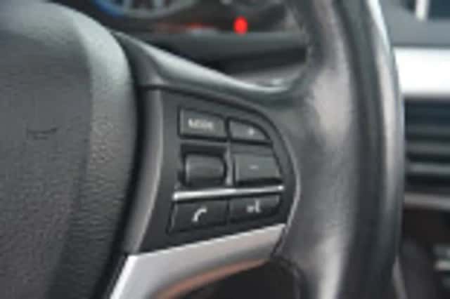 BMW X5 (2015) thumbnail 74