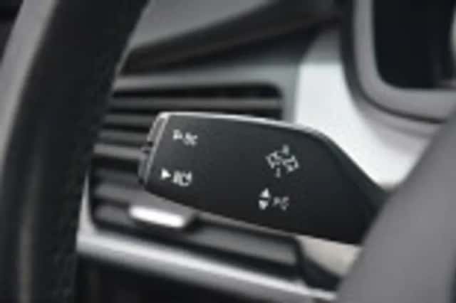 BMW X5 (2015) thumbnail 79