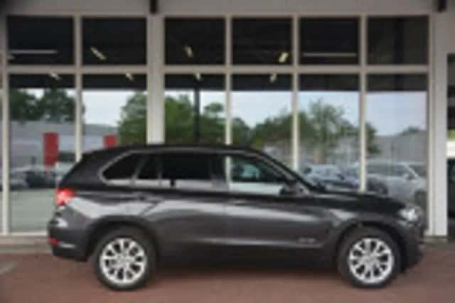 BMW X5 (2015) thumbnail 82