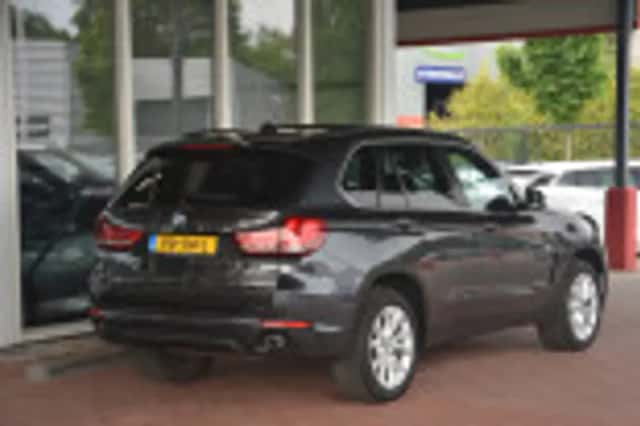 BMW X5 (2015) thumbnail 85