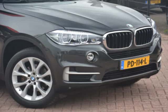 BMW X5 (2015) thumbnail 90