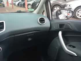 Ford Fiesta (2012) thumbnail 24