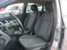 Ford Fiesta (2012) thumbnail 38