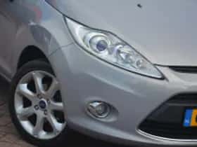 Ford Fiesta (2012) thumbnail 5