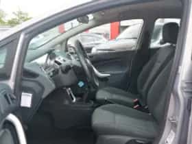 Ford Fiesta (2012) thumbnail 6