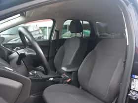 Ford Focus (2014) thumbnail 12