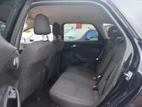Ford Focus (2014) thumbnail 30