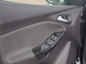 Ford Focus (2014) thumbnail 58
