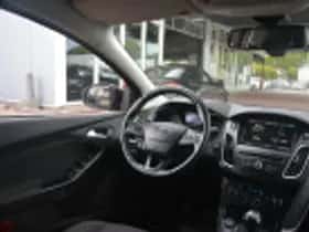 Ford Focus (2014) thumbnail 60
