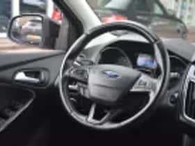 Ford Focus (2014) thumbnail 61