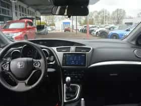 Honda Civic (2016) thumbnail 12