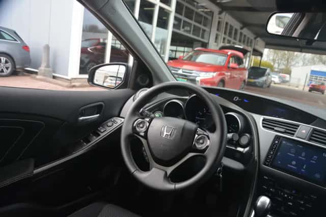 Honda Civic (2016) thumbnail 13