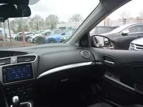 Honda Civic (2016) thumbnail 14