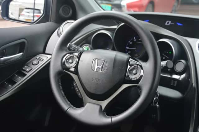 Honda Civic (2016) thumbnail 15