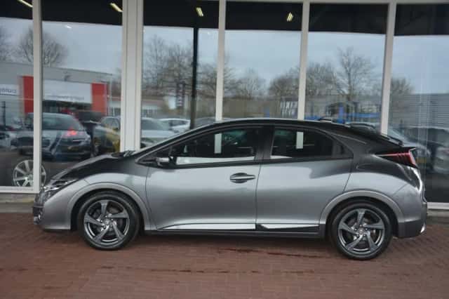 Honda Civic (2016) thumbnail 32