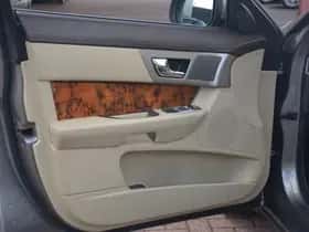 Jaguar XF (2008) thumbnail 16
