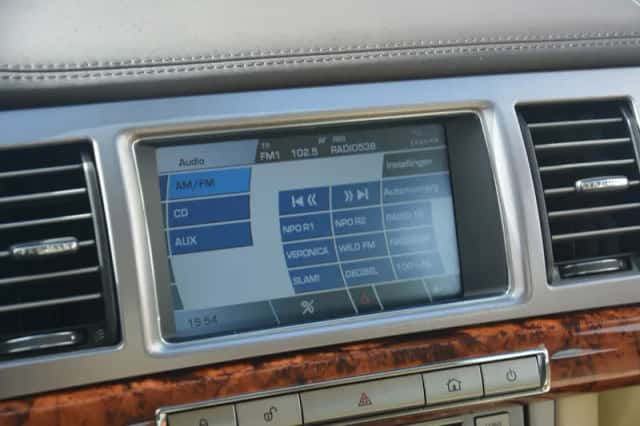 Jaguar XF (2008) thumbnail 22