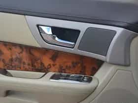 Jaguar XF (2008) thumbnail 28