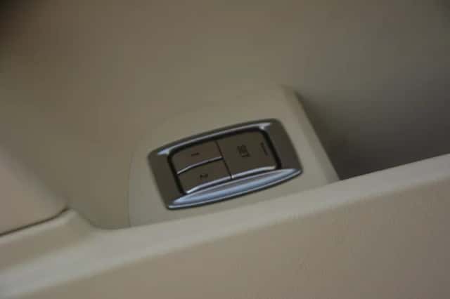 Jaguar XF (2008) thumbnail 29