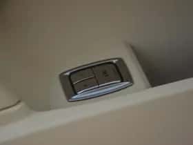 Jaguar XF (2008) thumbnail 29