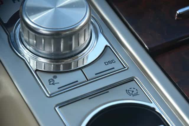 Jaguar XF (2008) thumbnail 31
