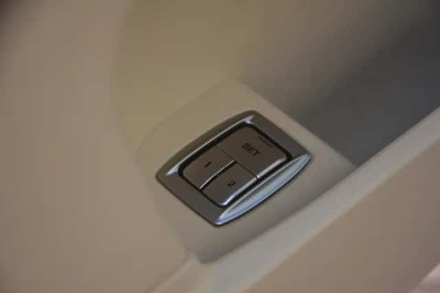 Jaguar XF (2008) thumbnail 32