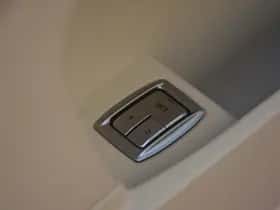 Jaguar XF (2008) thumbnail 32
