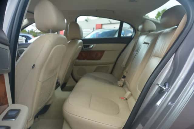 Jaguar XF (2008) thumbnail 35