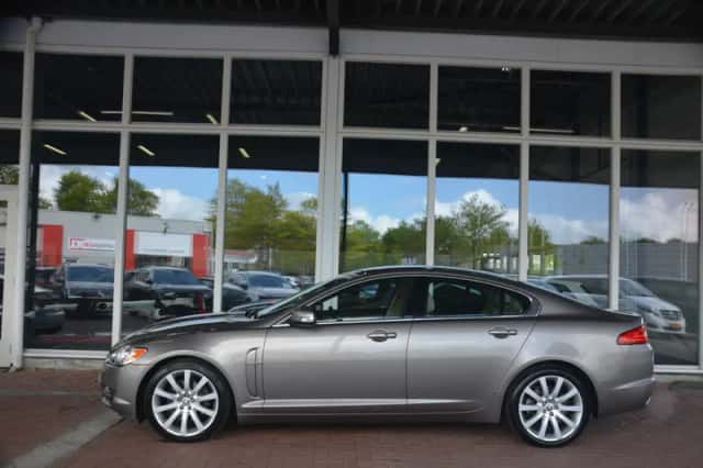 Jaguar XF (2008) thumbnail 39