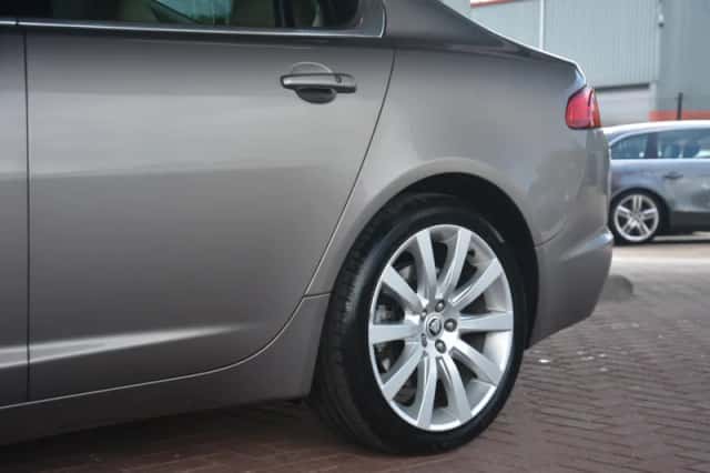 Jaguar XF (2008) thumbnail 40