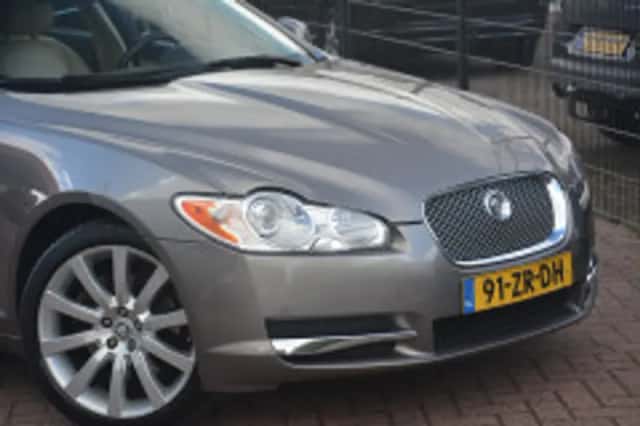 Jaguar XF (2008) thumbnail 5