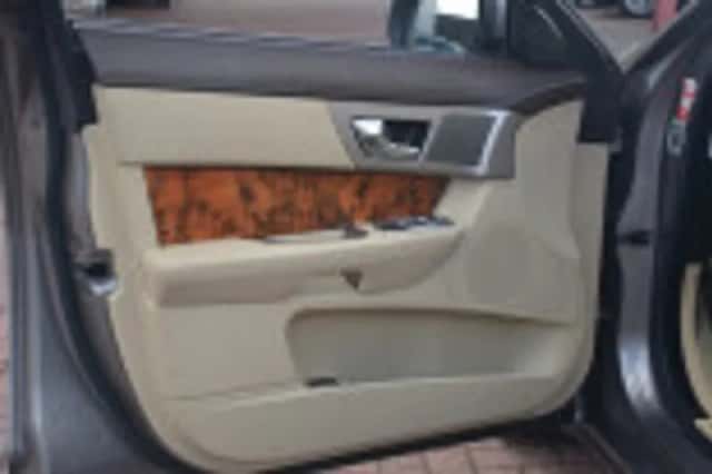 Jaguar XF (2008) thumbnail 56