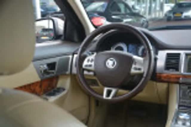 Jaguar XF (2008) thumbnail 58
