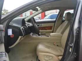 Jaguar XF (2008) thumbnail 7