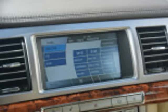Jaguar XF (2008) thumbnail 62