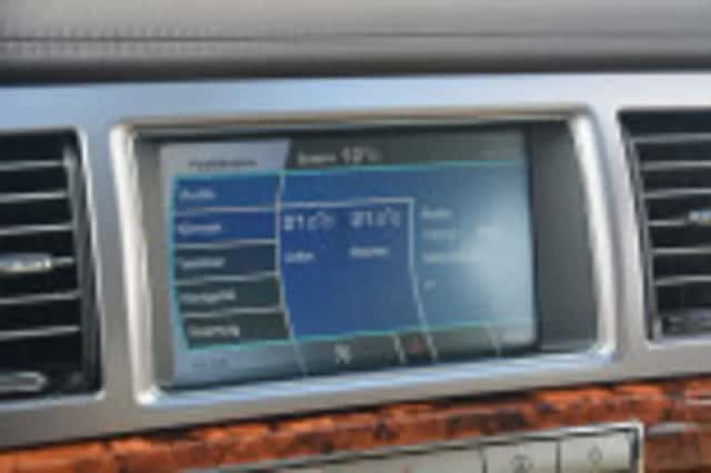 Jaguar XF (2008) thumbnail 63