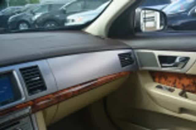 Jaguar XF (2008) thumbnail 70