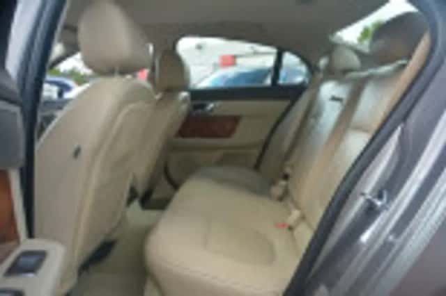 Jaguar XF (2008) thumbnail 75