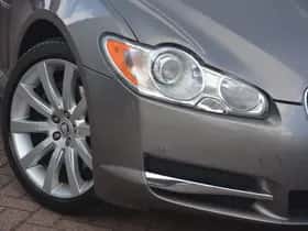 Jaguar XF (2008) thumbnail 9