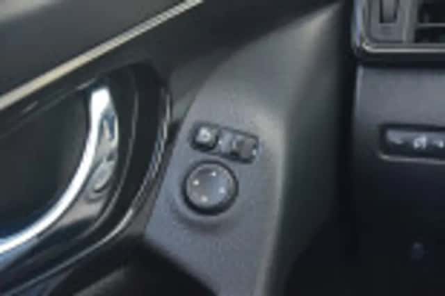 Nissan X Trail (2018) thumbnail 60