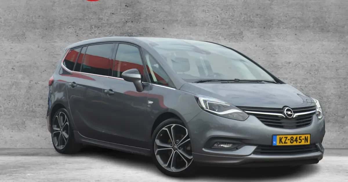 Opel Zafira (2017) — foto 1