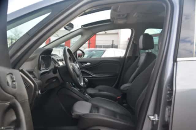 Opel Zafira (2017) thumbnail 103