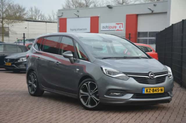 Opel Zafira (2017) thumbnail 3