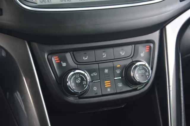 Opel Zafira (2017) thumbnail 25