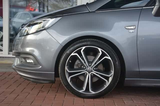 Opel Zafira (2017) thumbnail 40