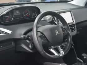 Peugeot 2008 (2017) thumbnail 13
